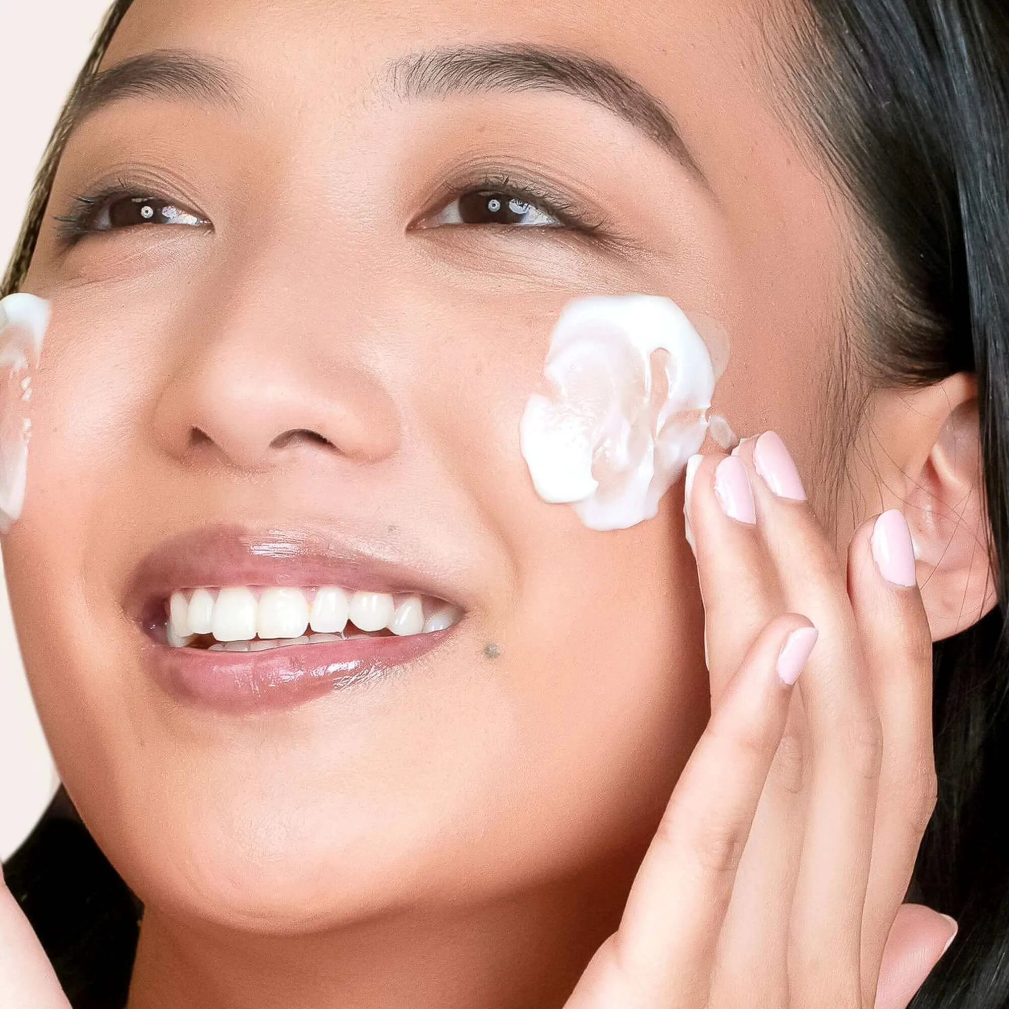 4-in-1 Cloud Cream Gel-to-Water Hydrating Essence Moisturizer